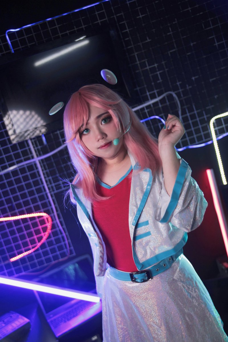 rulfpii_'s tweet photo. I retouched this photo for my friend cosplaying PaFF in our project 💖 hope you like it
#rhythmgame #cytus2 #cytus #Rayarkgames #cosplayergirl #cosplayer #rhythmgames #RoboHead #IvyCytus #Rayark #CytusII #NekoCytus #RinCytus #XenonCytus #PaffCytus #CherryPunk #NoraCytus https://t.co/6VMdRv9WEg