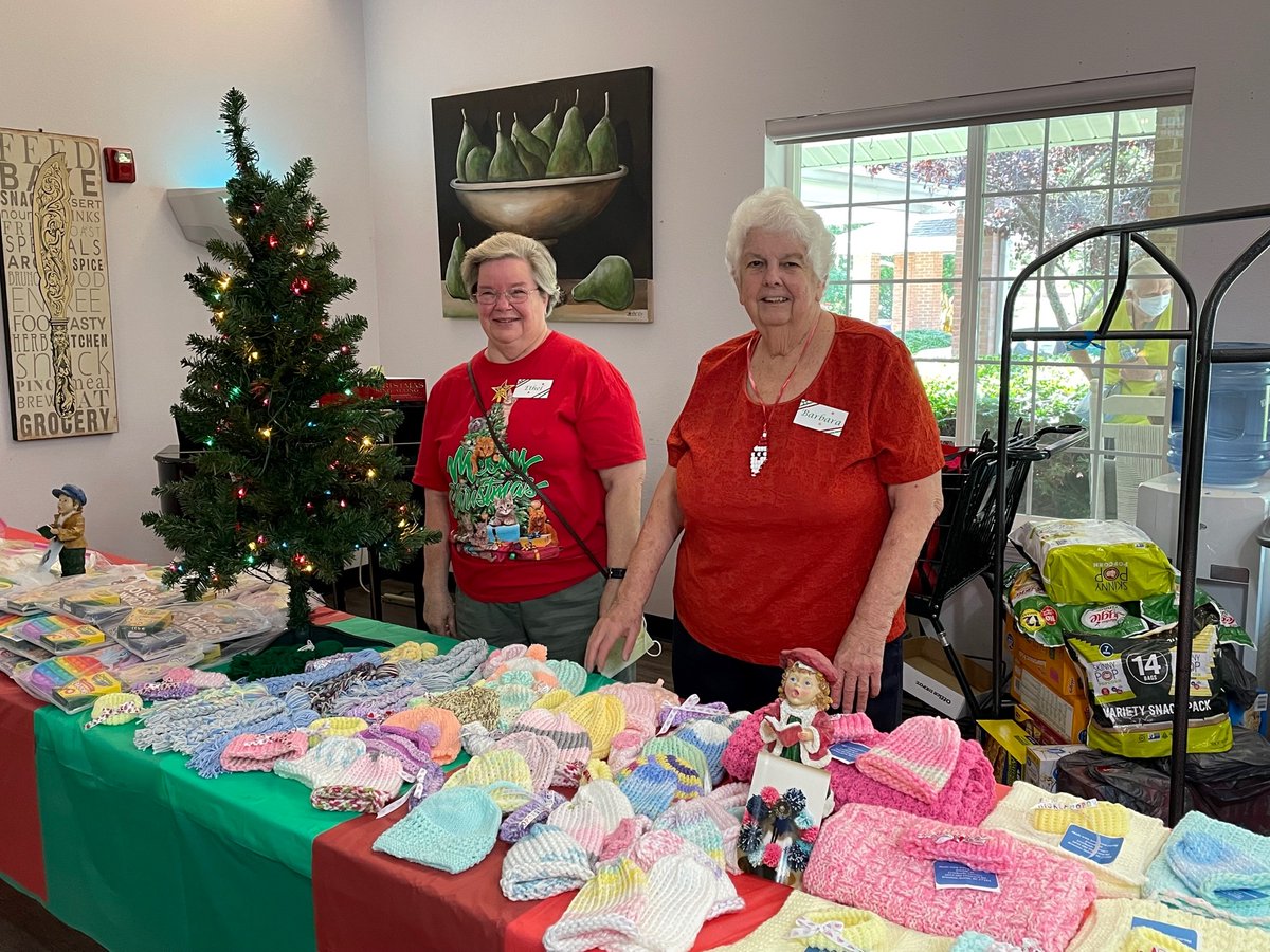 Thank you to our friends at Holiday Creekside Terrace who hosted a Christmas in July Wish List drive for our families! #CommunityThatCares