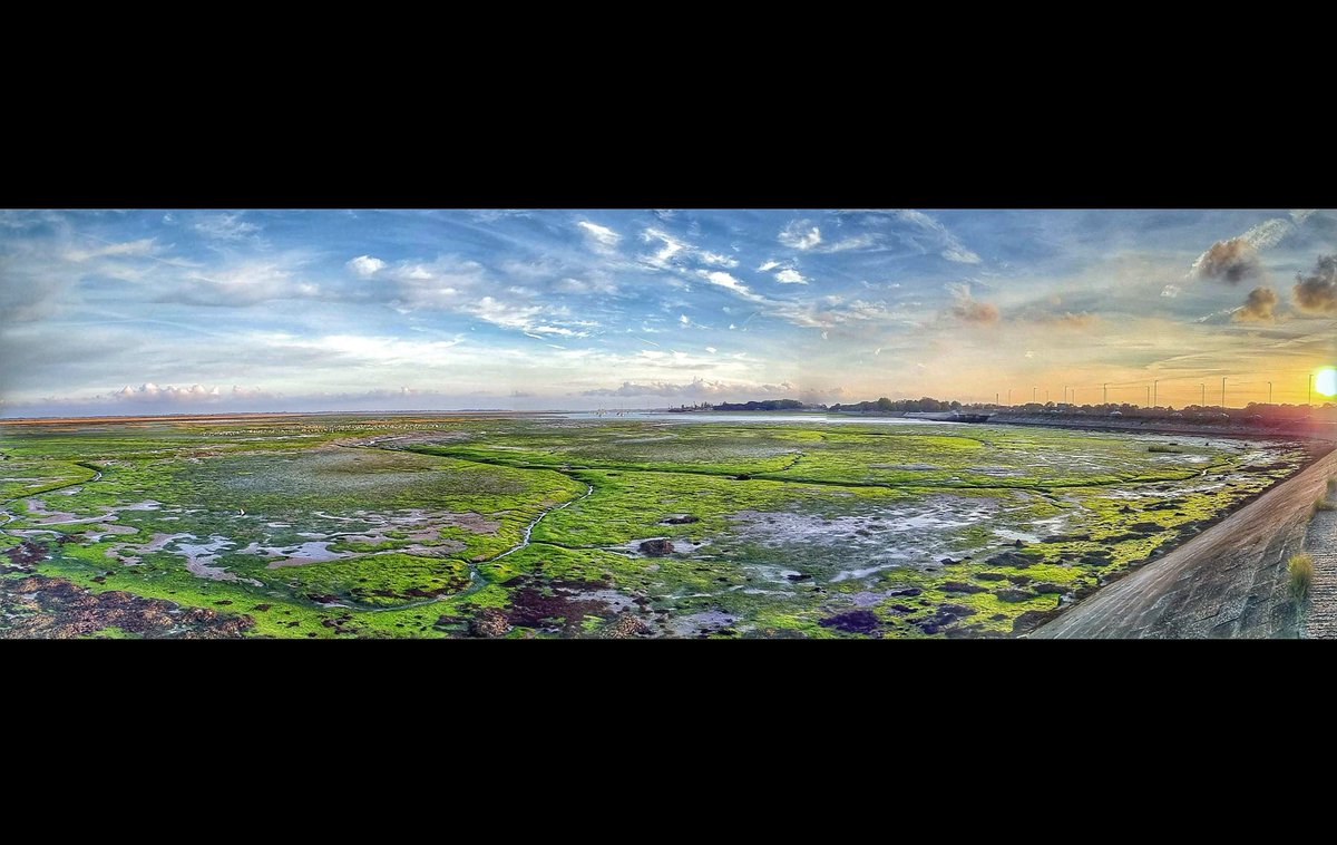 the_cheatah's tweet photo. @maribe11a NHS doctor here
(Work selfie from about 4 months ago)

And my current favourite landscape photo

Huge congrats for your success https://t.co/kkbROd0IQ3