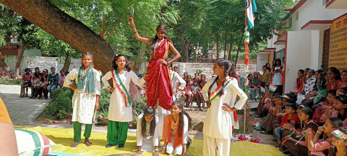 dhirendra1594's tweet photo. @VigyanF के सहयोग से सरकारी स्कूलों में,लर्निंग सेंटरों पर आजादी की 75वीं वर्ष गांठ आजादी के अमृत महोत्सव समारोह मनाया गया। @IamSandeepKhare @PreetiMShah1 @BasicShiksha @RealAnassid @dalentataeducationdepartment #HarGharTiranga  #independenceday  #celebration #pic #flag #indian https://t.co/ZXLLOgHzWr