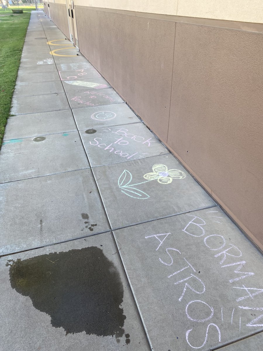 1st day for our youngest scholars… welcome pre school! ⁦<a href="/BormanCSD83/">Borman Elementary</a>⁩  #oneteamunafamilia