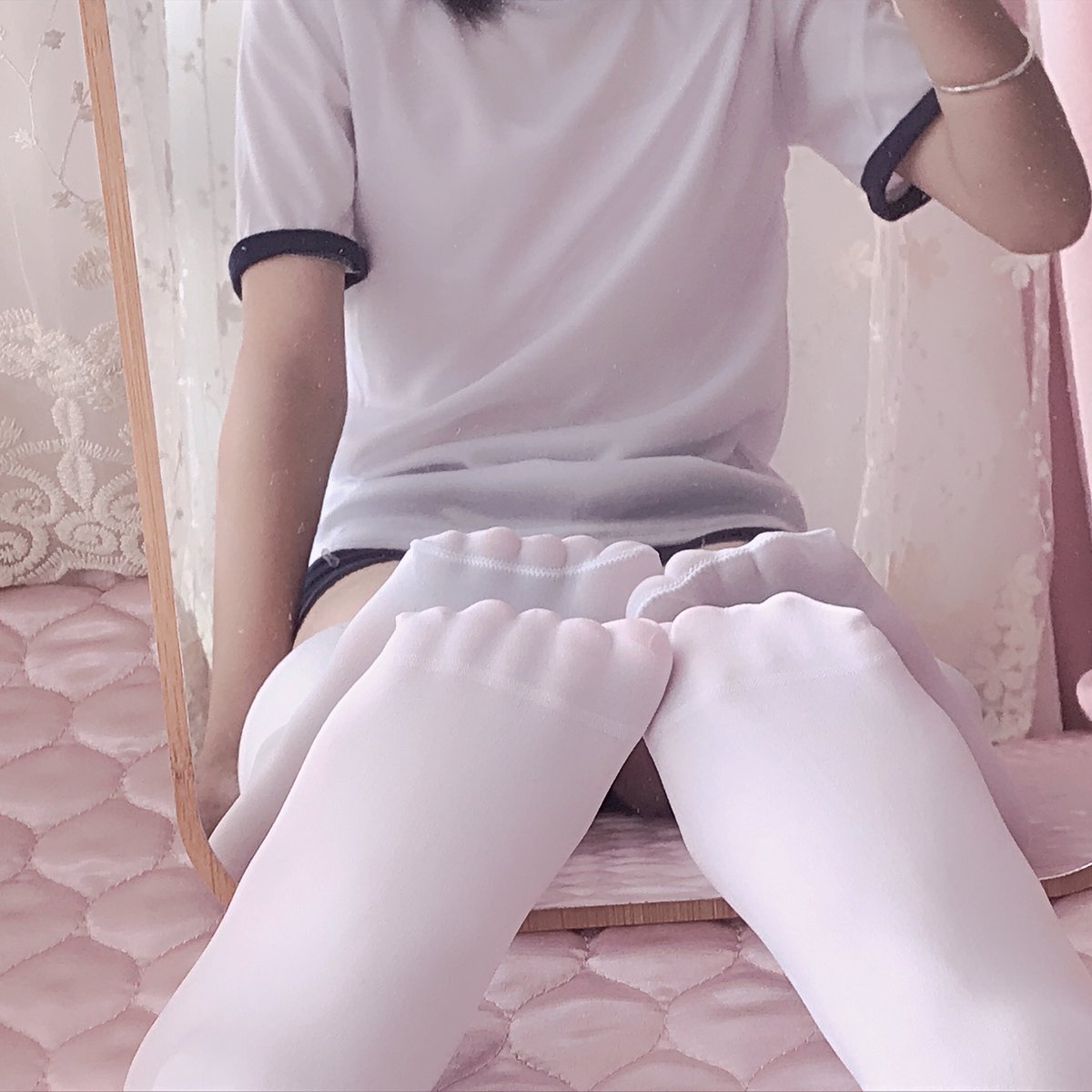 xibaby05's tweet photo. 我怎么说最近心情有点低落，原来是要开学了！真烦人 https://t.co/8CZejV7jX6