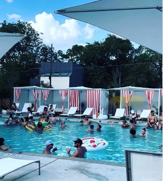 Call 214-428-4510 to speak with a host about reserving a cabana or sun lounger with umbrella⛱

diveinbar.com

Morning swim starts at 11am🌞💦
Swim Club open until 10pm🌙

#cedarsdallas #leeharveysdivein #swimclub #dallaspool