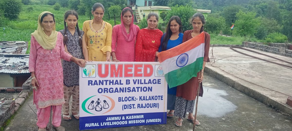 BPMKalakote's tweet photo. #AzadiKaAmritMahotsav 
#HarGharTiranga 
Celebration of #IndependenceDay2022 by #SHG members of block  #Kalakote #Rajouri.
@MDJKSRLM 
@DioRajouri 
@RGSAJK 
@Kalakotediaries 
@Qamranhanif 
@javidsofi00 https://t.co/3Jm50qtXZY