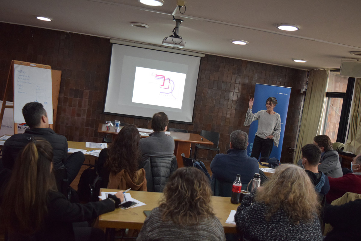 Aebu_Uruguay's tweet photo. Una buena noticia: A partir de hoy se pueden inscribir, en nuestra web, los interesados que deseen recibir preparación para el concurso del BROU dirigido a personas con discapacidad. Los cursos son gratuitos y enteramente online. 
👉https://t.co/4o810FZSuq https://t.co/r4T1whkQOA