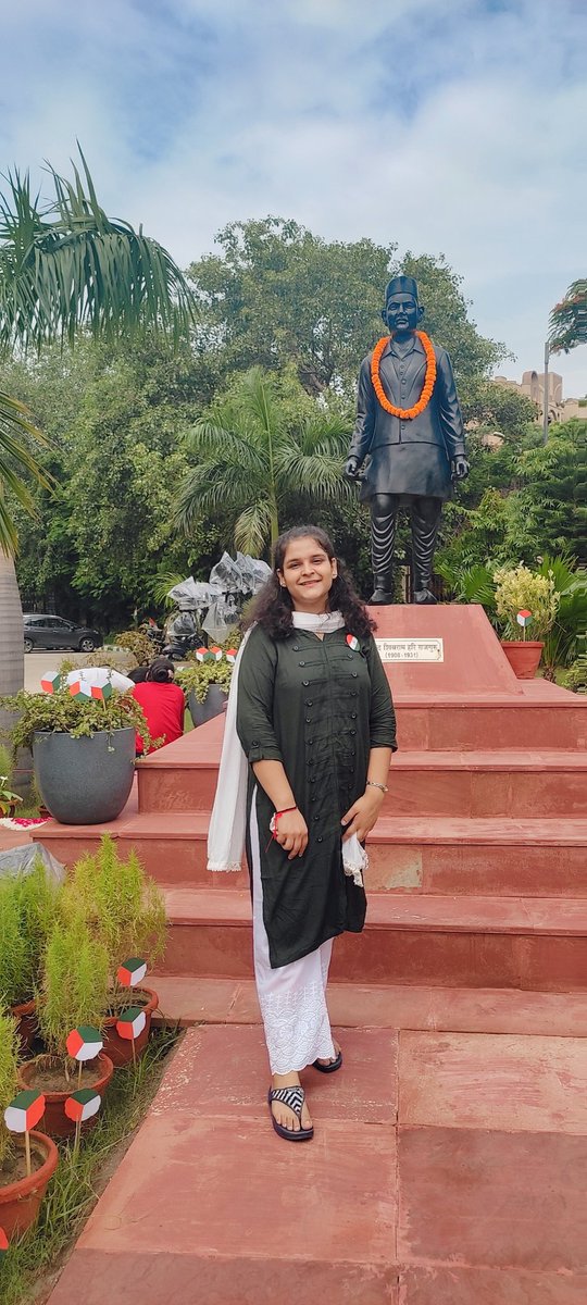 prachi_rikhari's tweet photo. #AazadiKaAmritMahotsav
#HarGharTiranga
#IndependenceDayIndia
Celebrating 75 years of Independence ❤️🇮🇳🌹✨
#EkBharatShreshthaBharat
#DelhiUniversity
#SRCASW
Happy 76th Independence Day🇮🇳✨❤️
@narendramodi
@EBSB_Edumin
@EbsbSrcasw
@SrcaswD https://t.co/5CeRX5CNAR
