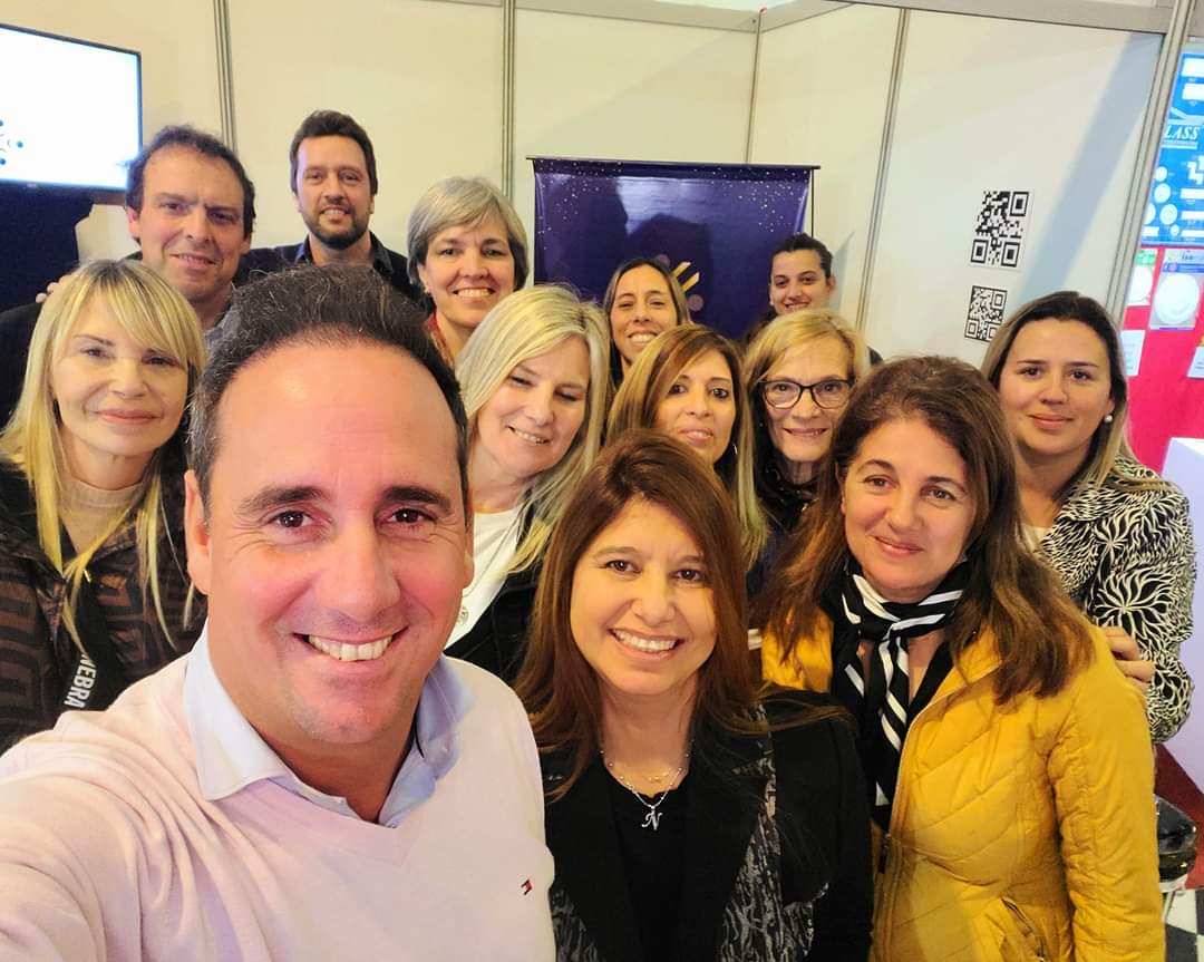 mauriciof_lp's tweet photo. El fin de semana, junto a @MauroPalummoOK, visitamos los stands de #LaPlataConstruye 🔨🪚

La construcción es uno d los grandes generadores d empleo y reactivador de la economía; el rubro necesita un horizonte claro q genere previsibilidad y q nos ayude a salir de la crisis 👷 https://t.co/hOUYxdHATL
