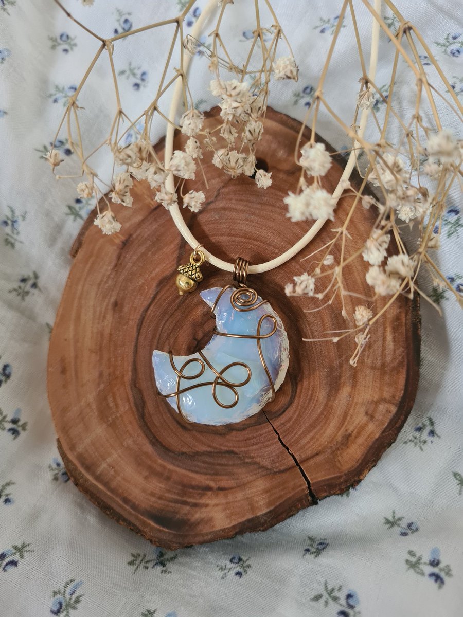 peacozy's tweet photo. I made a new opalite moon necklace with a little acorn charm! 🌿

selling her here :
🤍https://t.co/bd4O3b1tFK🤍 
♡uk shipping♡ https://t.co/eZBGTP1BOe