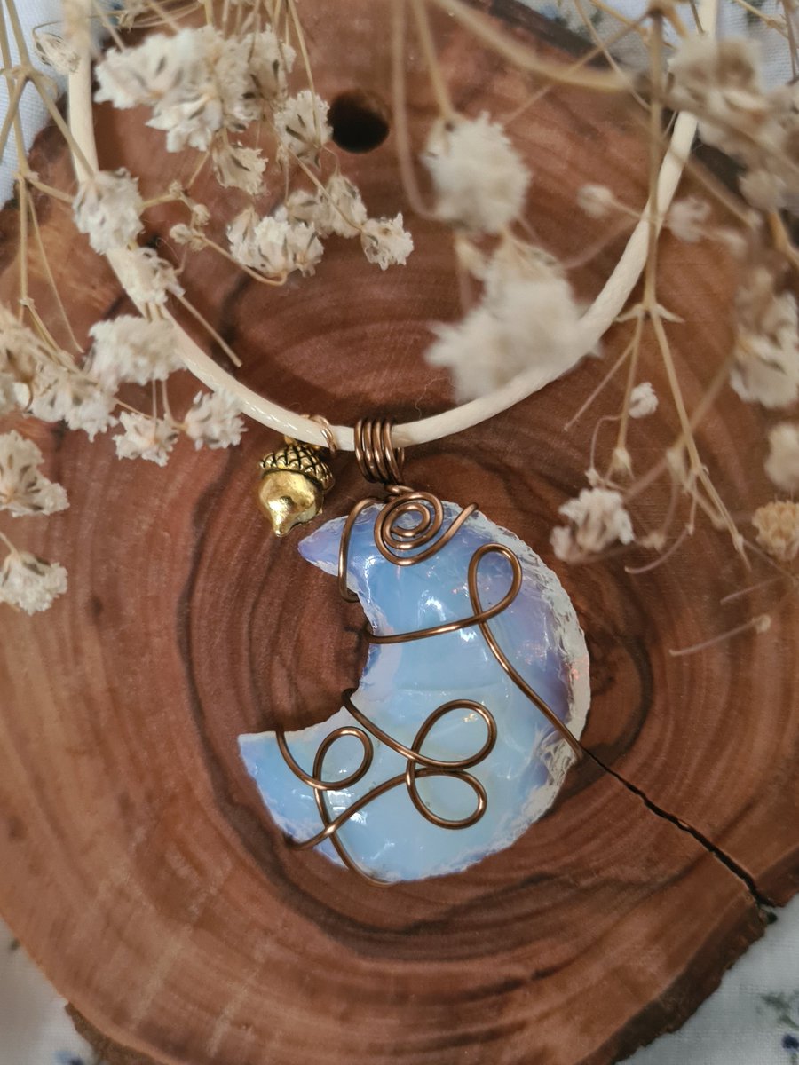 peacozy's tweet photo. I made a new opalite moon necklace with a little acorn charm! 🌿

selling her here :
🤍https://t.co/bd4O3b1tFK🤍 
♡uk shipping♡ https://t.co/eZBGTP1BOe