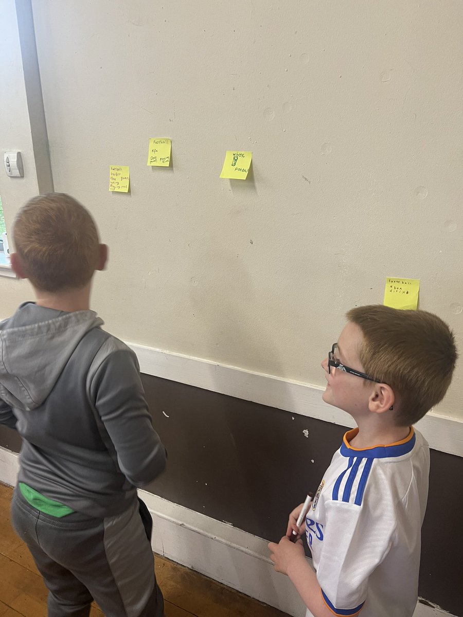ERAGLENBURN's tweet photo. ‼️LIVE AT OUR MONDAY NIGHT CLUB ‼️
The first activity of the night - the children are sharing their visions of what they want the future youth clubs to look like. They have some fantastic ideas to share 😁. #YoungVision #HaveYourSay @TNLComFundScot @GlasgowCC https://t.co/N49ZleXf0P