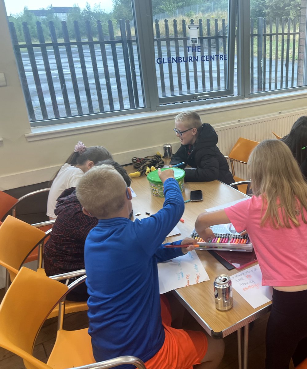 ERAGLENBURN's tweet photo. ‼️LIVE AT OUR MONDAY NIGHT CLUB ‼️
The first activity of the night - the children are sharing their visions of what they want the future youth clubs to look like. They have some fantastic ideas to share 😁. #YoungVision #HaveYourSay @TNLComFundScot @GlasgowCC https://t.co/N49ZleXf0P