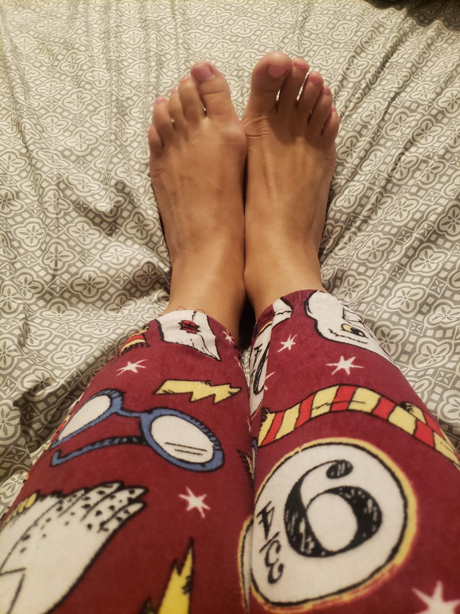 Aloverah1's tweet photo. Join me &amp; my toes on Platform 9 3/4...

https://t.co/nYa79WodC5
^^^
It's free!

#dirtyfeet #feetworship #toes #footworshi̇p #lickable #feetpics #onlyfans #footfetish #nerdyfeet #footpics #feetfetish #footlovers #feetlovers #onlyfansgirl #geekfeet #onlyfansfeet #feetpicsforsale https://t.co/1Nz8nY5uYJ
