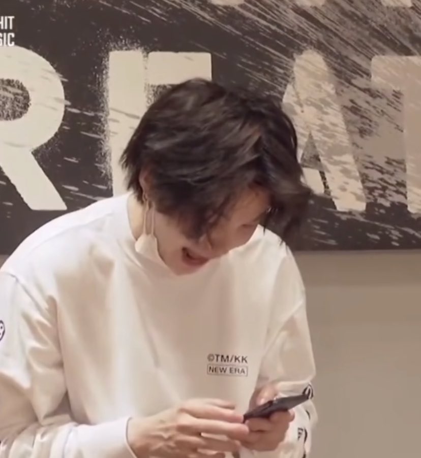 poutybbykth's tweet photo. @stillwithjk BRO https://t.co/e3KnxTtX7P
