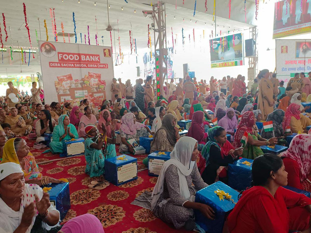 poonam77poonam's tweet photo. Today the #55thBirthdayCelebration of Saint Gurmeet Ram Rahul ji was dedicated to welfare of society such as:
Free Medical Camp for needy
Flag Distribution
Ration to 155 destitute families Fruits, towels &amp; Bedsheet kits to 15 orphaned old people
Nutrition kits to 15 kids. https://t.co/ciZ6p0hOQH