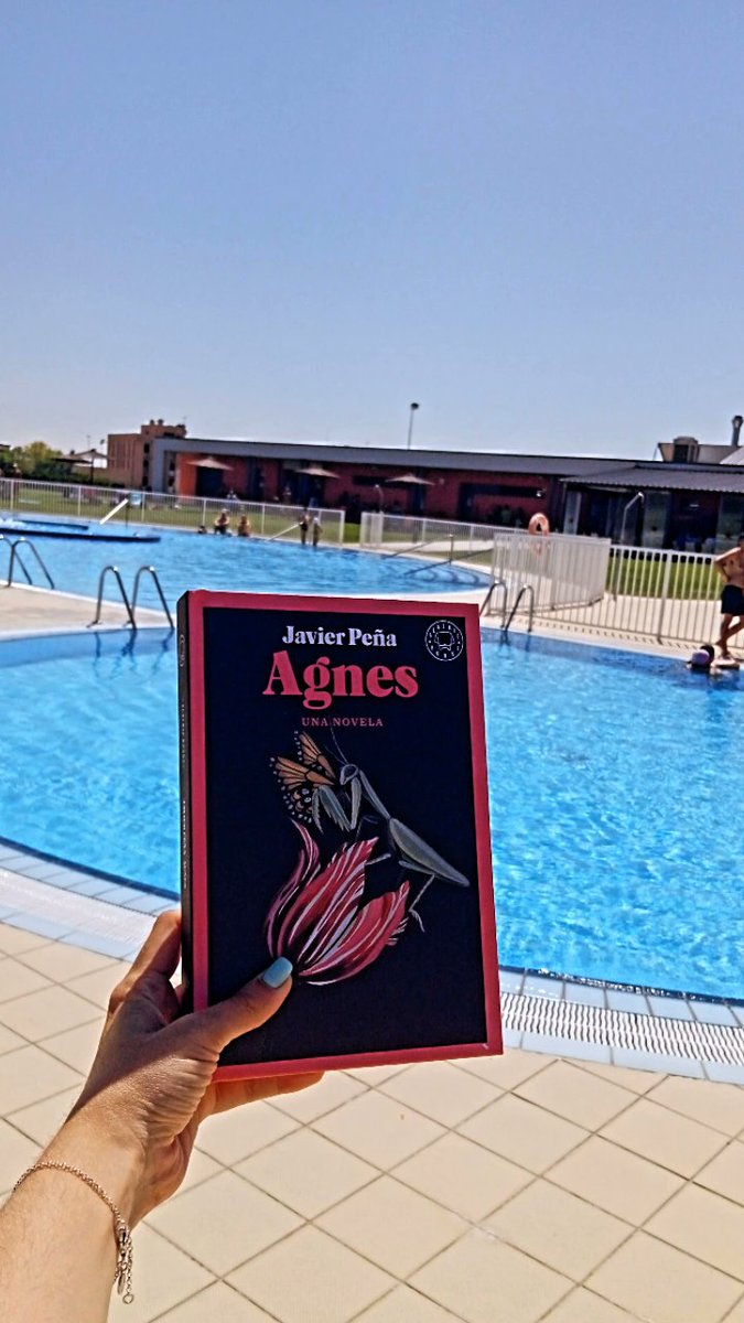 Los lunes que nos gustan 💙

<a href="/javierpenalopez/">Javier Peña López</a> <a href="/BlackieBooks/">Blackie Books</a>