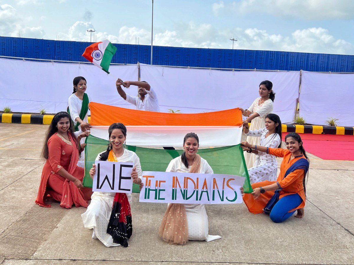mlrairport's tweet photo. #IndependenceDay celebrations commenced at #MangaluruAirport with the Chief Guest hoisting the National Flag and CISF personnel giving Rashtriya Salute. Followed by a tribute to the martyrs, dog squad show, culture programme, among other activities at our #GatewayToGoodness. https://t.co/23VthmXOxh