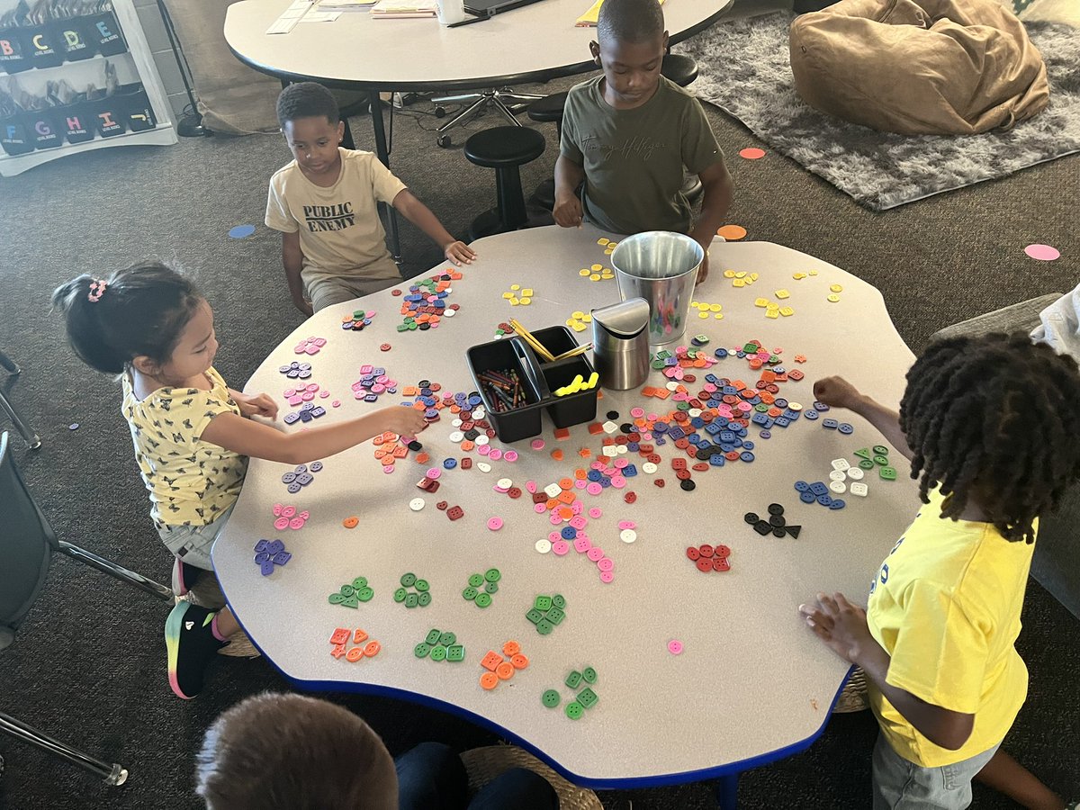 MsGere_JFE's tweet photo. Making connections between tallies and groups of 5! @HumbleISD_JFE @smach_JFE @sshephard_JFE https://t.co/fSgy6T5fPW