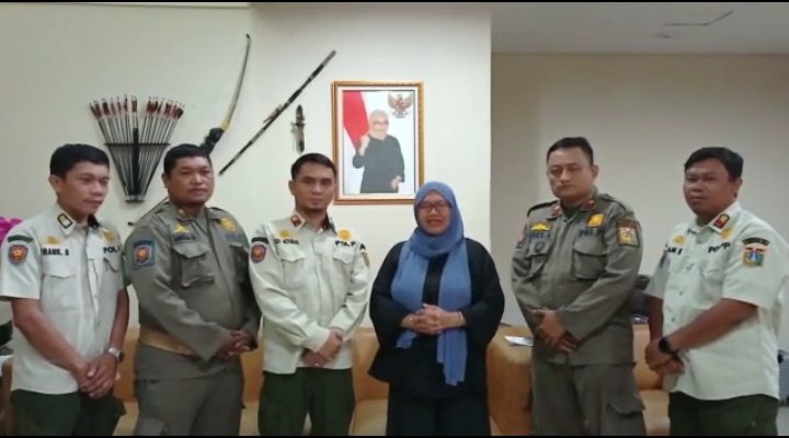 Bersama Ibu Dian Istiqomah anggota komisi 2 DPRRI Fraksi <a href="/Official_PAN/">DPP PAN</a> 
semoga terwujud semua harapan

<a href="/jokowi/">Joko Widodo</a> 
<a href="/kempanrb/">Kementerian PANRB</a> 
<a href="/Kemendagri_RI/">KEMENDAGRI</a> 
<a href="/aniesbaswedan/">Anies Rasyid Baswedan</a> 

#jadikanpttdkiasn #DKIJakarta