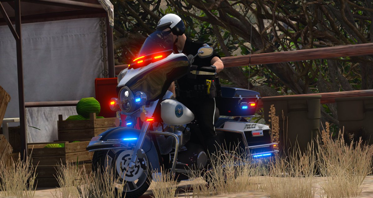 LSPD Motorbike unit reporting for duty, ready to protect and serve the great state of San Andreas and its citizens. <a href="/midwestrp/">MidwestRP® Official</a> #MidwestRP #MWRP #FIVEm #GTAVRP #GTAV #GTA #LSPD #MOTORBIKEPOLICE 🥰