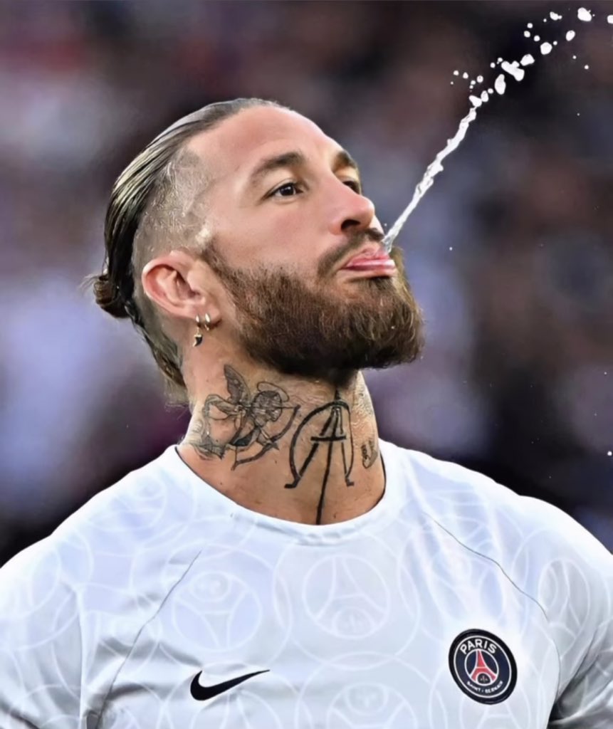 psgcommunity_'s tweet photo. 🚨 Samedi soir, après le match face à Montpellier, Sergio Ramos 🇪🇸 a eu un mot pour Neymar et pour Mbappé afin de faire descendre la pression et d’apaiser les tensions. @le_Parisien_PSG https://t.co/w4e7EOStj6