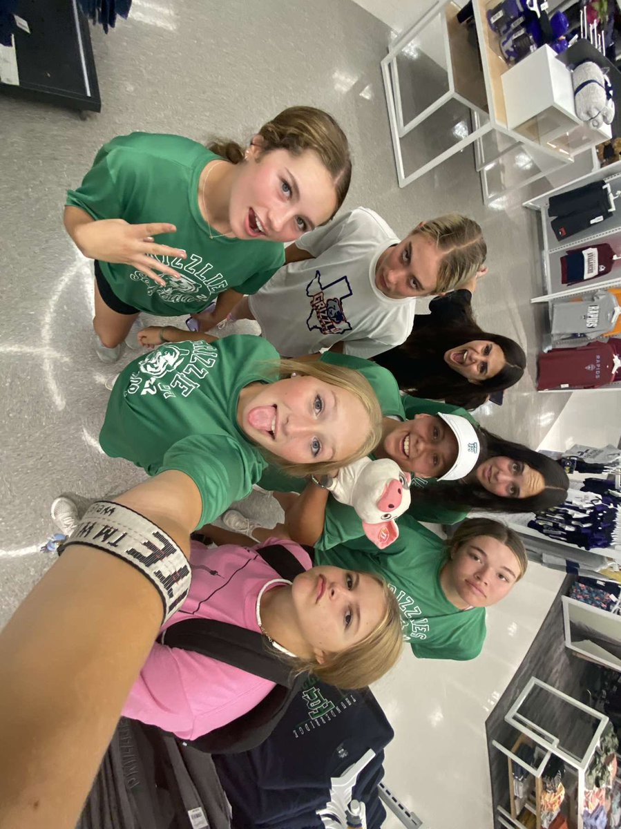 First game @ Chatfield HS today <a href="/4/">w</a>!!! Pull up to support your Grizzly Girls!