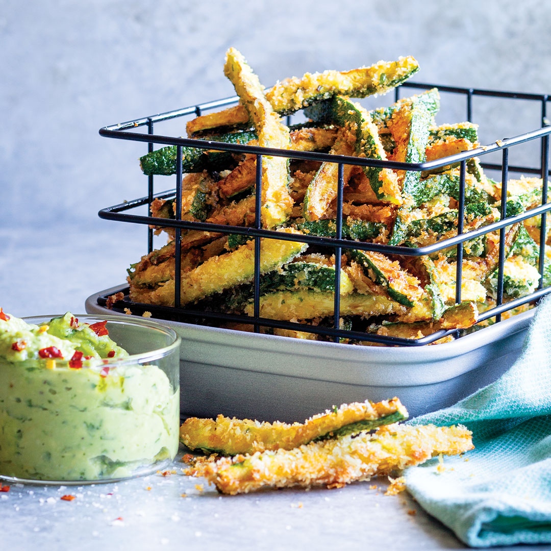 Fresh_Living's tweet photo. Letโs cook, Baby (marrow)! Tap the link for 7 exciting ways with this versatile squash. Fritters, fries and so much more await your plate. ๐
https://t.co/0LuDqNFPV2
#babymarrow #zucchini #courgette https://t.co/P5vd4eQq6V