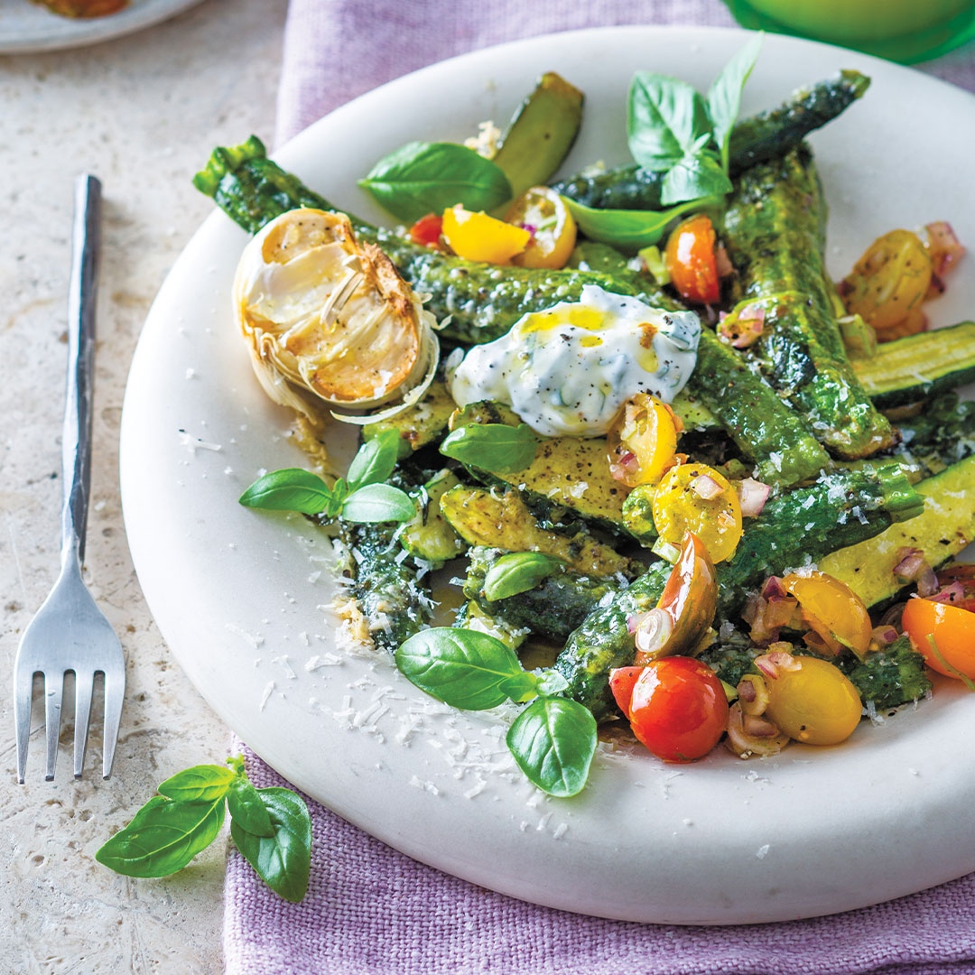 Fresh_Living's tweet photo. Letโs cook, Baby (marrow)! Tap the link for 7 exciting ways with this versatile squash. Fritters, fries and so much more await your plate. ๐
https://t.co/0LuDqNFPV2
#babymarrow #zucchini #courgette https://t.co/P5vd4eQq6V