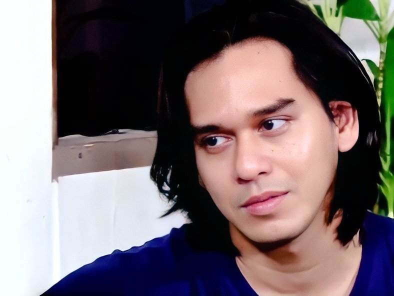 SamudraCinta_'s tweet photo. [Fajar Cornelia on screen]

Kalau kata Yura Yunita, "Puja puji tanpa kata, mata kita yang bicara selalu nyaman bersama, janji takkan kemana-mana" 

❤🥀

Cc : @sinemart_ph @SCTV  
Cr : Skrinsut [EPS 635-636]

#FaLia #FajarCornelia #ThrowbackScene #BHSI https://t.co/W8uD4VwmoJ