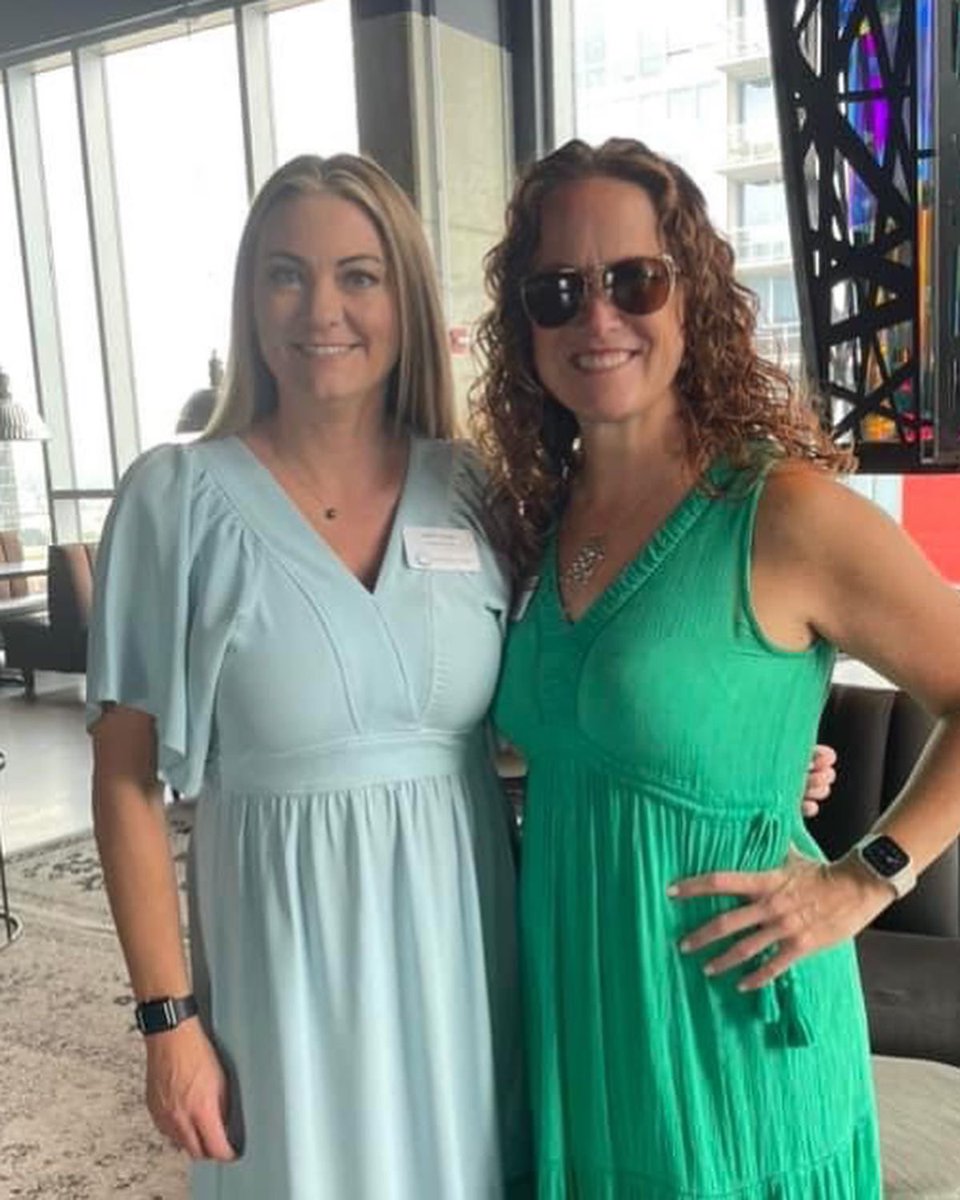 Jamie_DCO's tweet photo. Sad to say goodbye #chicago! Thank you anesthesia #residents for joining US Anesthesia Partners for Sunday Brunch!
@USAP_Updates
#anesthesia #MedTwitter #rooftopviews #SundayBrunch #letsconnect #residentlife #chicagoresidents #chicagoland https://t.co/Eqic5d4rTt