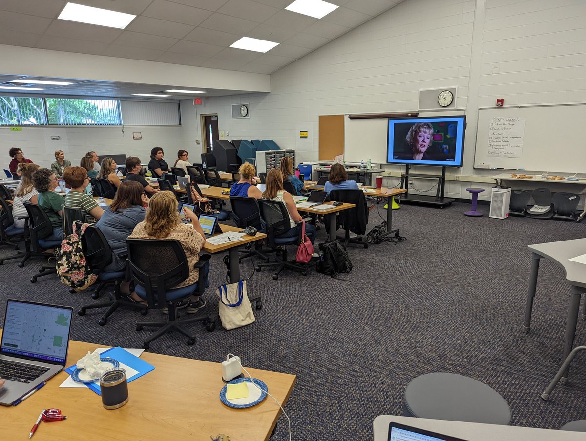 Great to have some of our paraprofessionals in today for a training. They play such an important role in our buildings and they do a fantastic job! #KirbyONE40