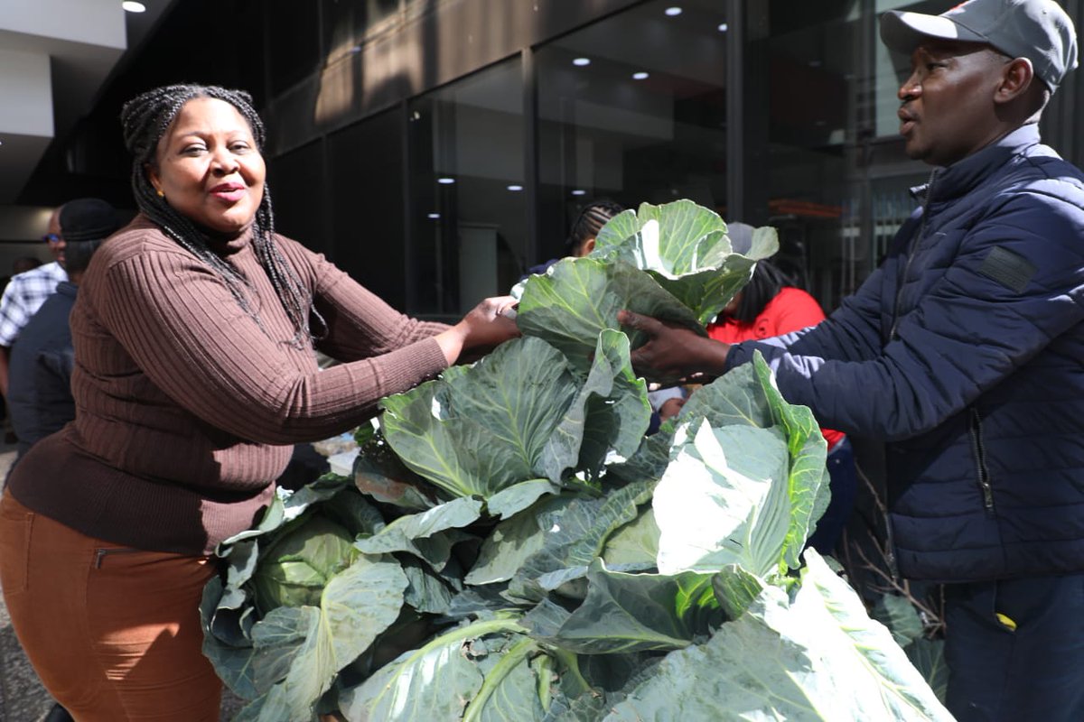 OfficialGDARD's tweet photo. Charity begins at home
Today GDARD hosted a Market day for farmers (GDARD beneficiaries) from various regions in Province at Head Office staff members came in numbers to support our farmers who were selling Fresh produce Agro processed goods. #WomensMonth #GDARDCares https://t.co/y9ntHNFF7Q