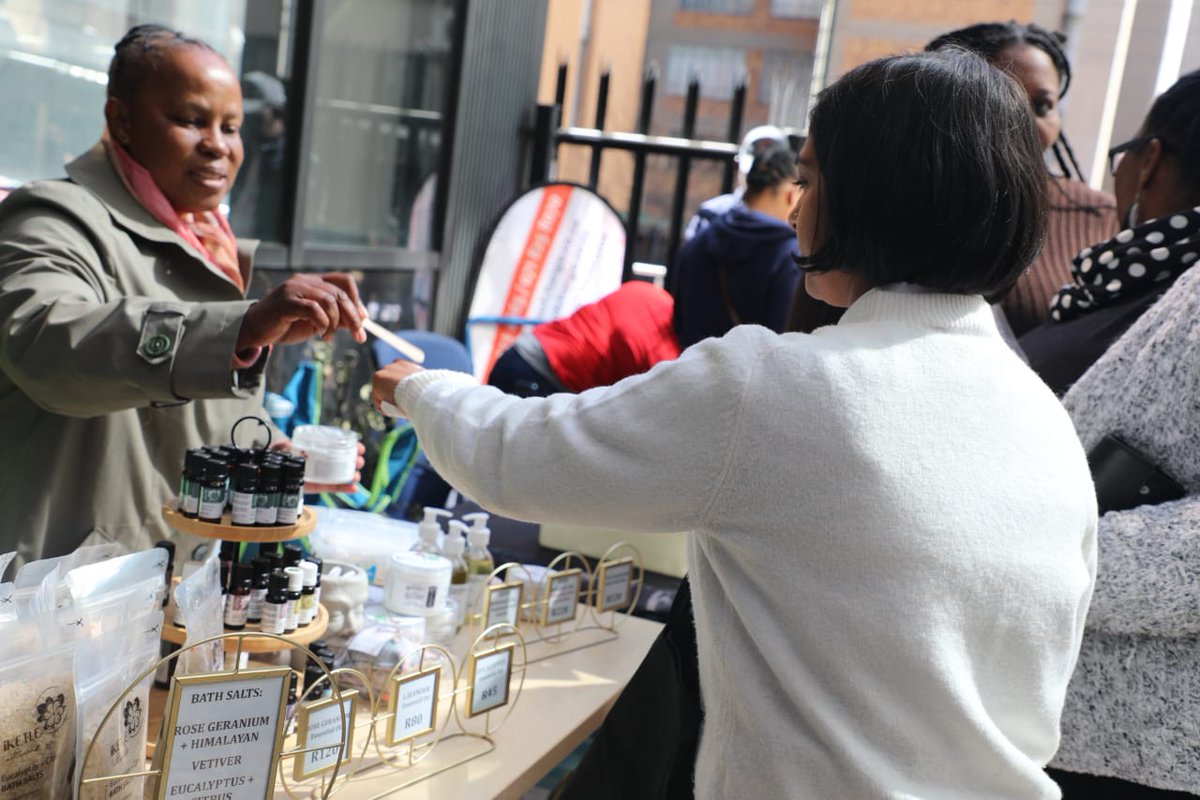 OfficialGDARD's tweet photo. Charity begins at home
Today GDARD hosted a Market day for farmers (GDARD beneficiaries) from various regions in Province at Head Office staff members came in numbers to support our farmers who were selling Fresh produce Agro processed goods. #WomensMonth #GDARDCares https://t.co/y9ntHNFF7Q