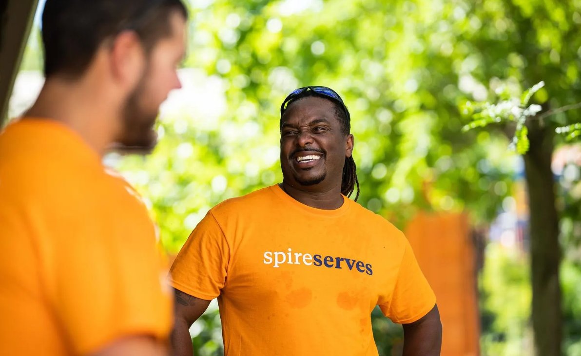 spire_energy's tweet photo. Spire volunteers used their #DayForGood turning the deck of the @MuseumTransport Barrett Station building into a learning space. Lessons will teach kids about the connection between transportation & the environment, making the museum even more engaging for future generations! 🧡 https://t.co/cBeQHrkmTc