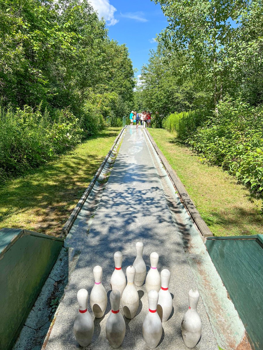 Vermont is home to the world's largest deep-hole granite quarry. Rock of Ages offers tours where visitors can stand 200 feet above the quarry, observe stone carvers crafting headstones, and bowl on the quarry's granite lane. Via <a href="/washingtonpost/">The Washington Post</a>: washingtonpost.com/travel/2022/06… #ThisIsVT