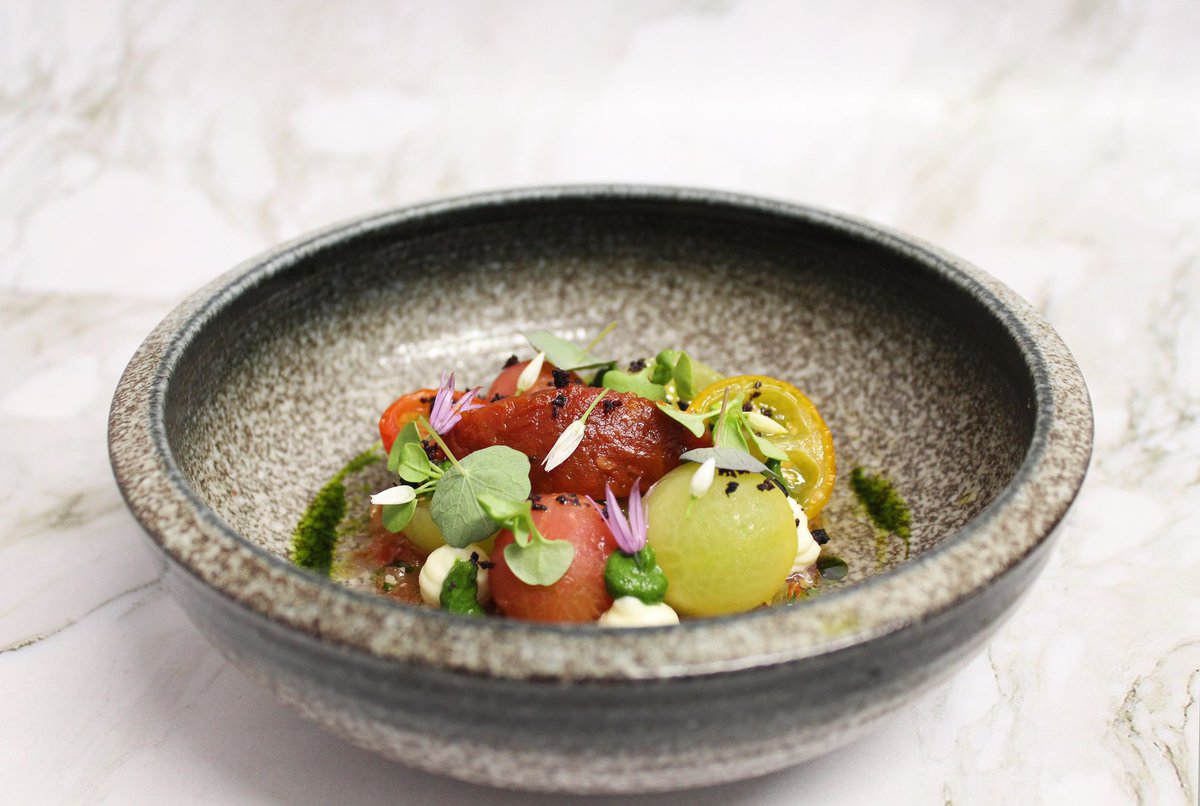 stephenmoore110's tweet photo. Looking for chefs of all levels @thornton_hall dm me for details https://t.co/qWmJtHy3JY