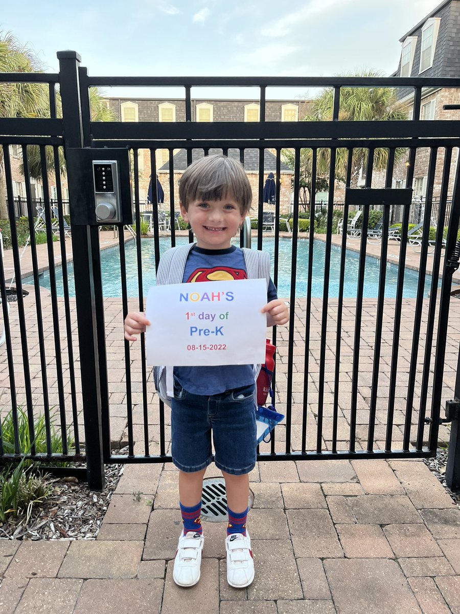 nthetrenches's tweet image. Had to join the fad and do a 1st day pic #SBISD