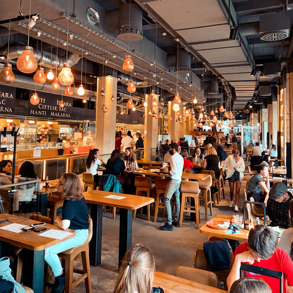 Revenue share models are increasingly popular at events and venues, as the commissions given to each party are fully dependent on sales volumes. 

Say goodbye to complex calculations, manual invoicing and chasing for payments, and say hello to NOQ's management platform  🙌✨