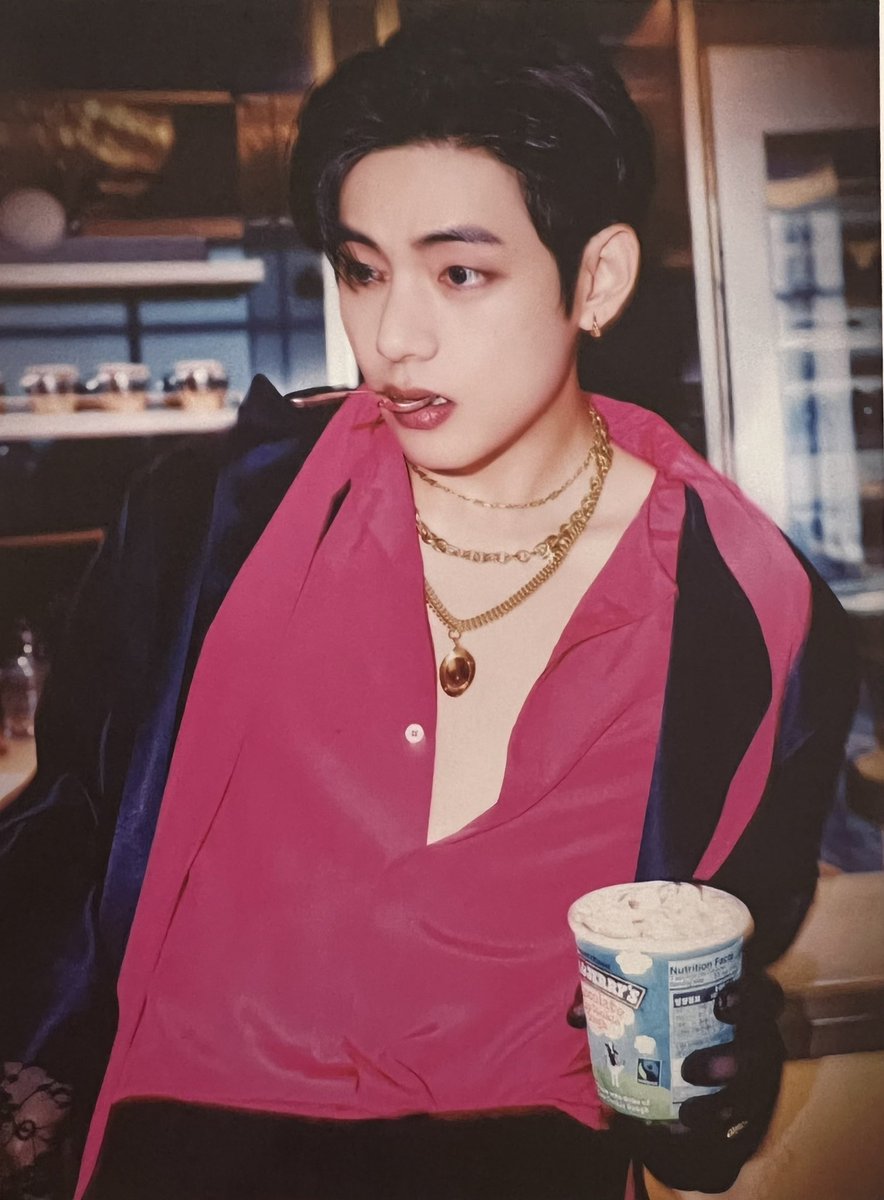 Jtkhunter_'s tweet photo. AYUDAAAAAA ESTOY EN EL SUELOOOOO!!!🥴
DEFINITIVAMENTE KIM TAEHYUNG ES EK FAVORITO DE AFRODITA ✨ https://t.co/ykhst8hodz