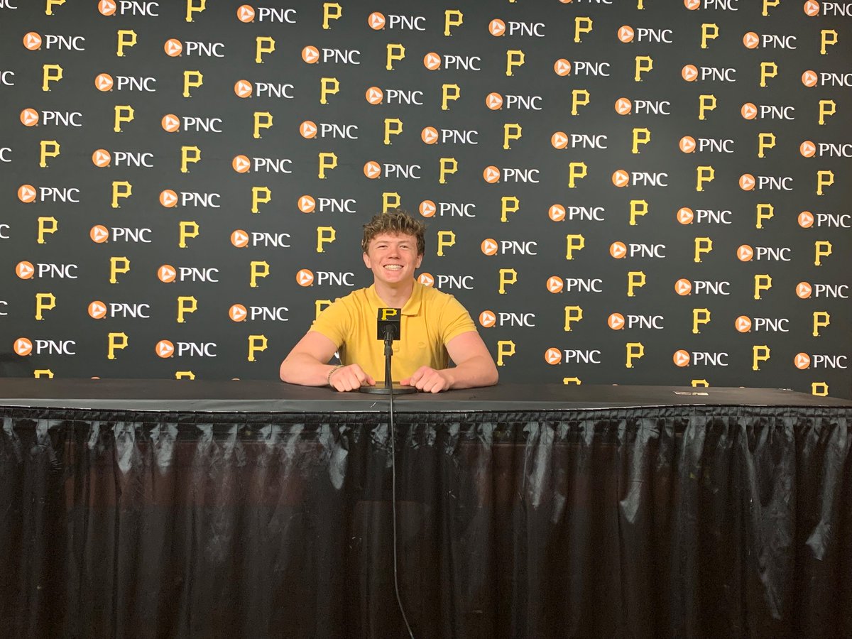 UChicagoCareers's tweet photo. Cael Saxton hit a “homerun” with his Metcalf Intern at the Pittsburgh Pirates this year! While analyzing market segmentation and comparing promotional materials to competitors, Cael is also presenting his research findings to staff and c-level executives! #MetcalfsAtWork https://t.co/MSMuug1oXh