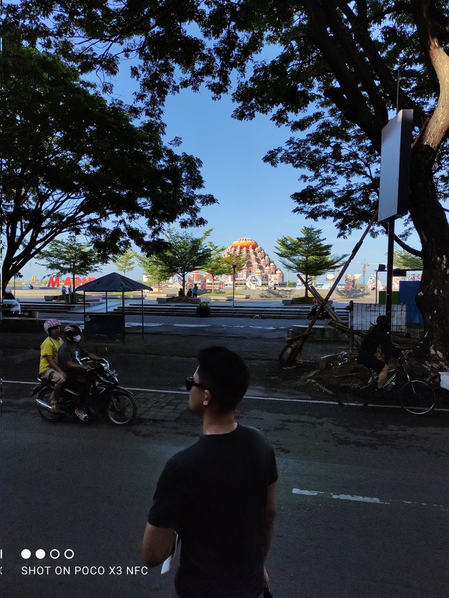 mentalwibu's tweet photo. @Askrlfess Poco X3 NFC, entah pemandangan atau makanan itu "menyenangkan" asal cahayanya cukup 🙌🏻

Ya kan @mayangafrl ? https://t.co/n7B0TZhlfi