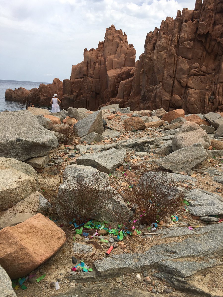 LBouillane's tweet photo. # Sardaigne : #ARABAX Festival de musique … et pas que sur un site magnifique et naturel #RocceRosse de cette belle petite ville d’#ARBATAX : je vous laisse juger de l’impact sur le milieu naturel ! https://t.co/gqmtHS9TEc