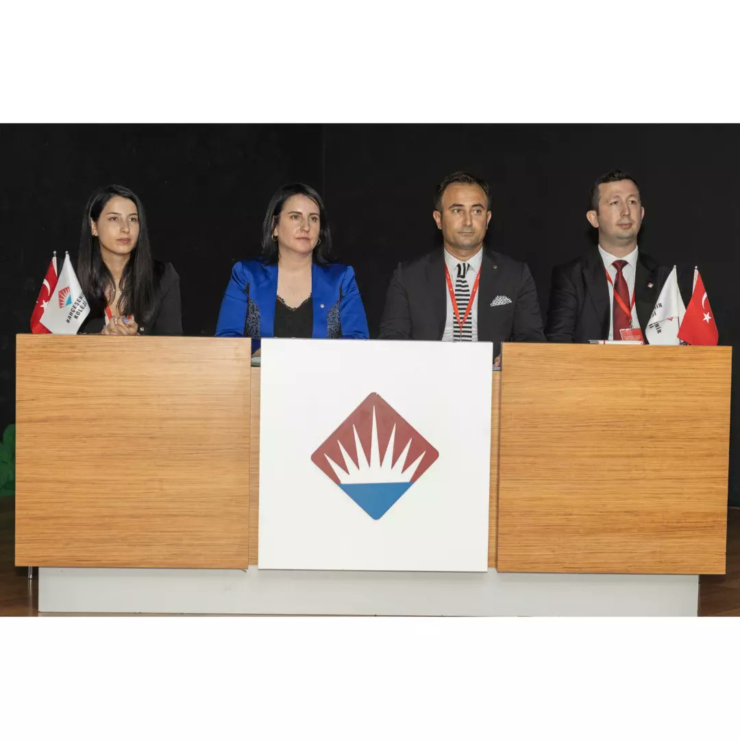BlkBahcesehir's tweet photo. Balıkesir Bahçeşehir Koleji  2022-2023 Eğitim-Öğretim Yılı toplantımızı Okul Müdürümüz Sn. Buket ADIGÜLER'in önderliğinde,  değerli öğretmenlerimizle buluşmanın heyecanı ile tamamladık.
Sağlık ve başarı dolu bir yıl olmasını dileriz.🧿💙❤️ https://t.co/8A48SZ5auH