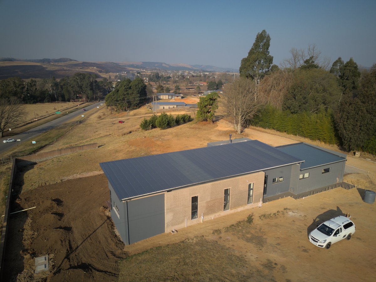 EstateWindspur's tweet photo. Building Update...Get a fresh new start at Windspur...#windspur #windspurecoestate #windspurestate #nottinghamroad #midlandsmeander #plotandplan
Contact : Ian Dickson | Property Developer E | ianspico@gmail.com
M | +27 (0)79 527 1344 https://t.co/6lOP0MVgPN