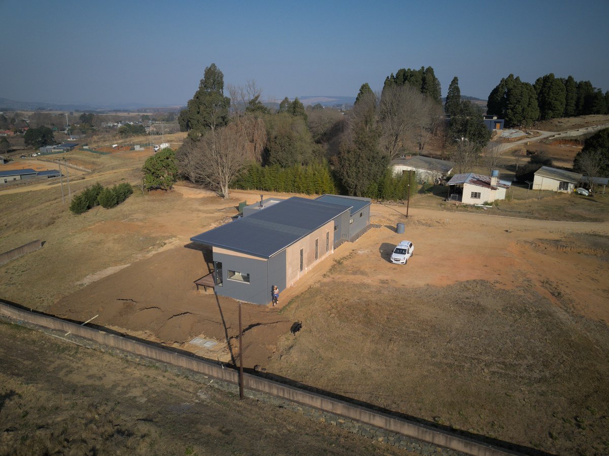 EstateWindspur's tweet photo. Building Update...Get a fresh new start at Windspur...#windspur #windspurecoestate #windspurestate #nottinghamroad #midlandsmeander #plotandplan
Contact : Ian Dickson | Property Developer E | ianspico@gmail.com
M | +27 (0)79 527 1344 https://t.co/6lOP0MVgPN