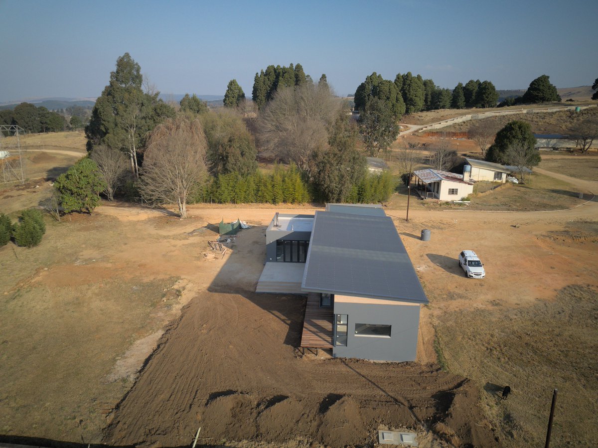 EstateWindspur's tweet photo. Building Update...Get a fresh new start at Windspur...#windspur #windspurecoestate #windspurestate #nottinghamroad #midlandsmeander #plotandplan
Contact : Ian Dickson | Property Developer E | ianspico@gmail.com
M | +27 (0)79 527 1344 https://t.co/6lOP0MVgPN