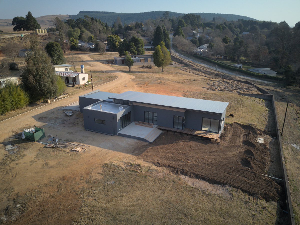 EstateWindspur's tweet photo. Building Update...Get a fresh new start at Windspur...#windspur #windspurecoestate #windspurestate #nottinghamroad #midlandsmeander #plotandplan
Contact : Ian Dickson | Property Developer E | ianspico@gmail.com
M | +27 (0)79 527 1344 https://t.co/6lOP0MVgPN