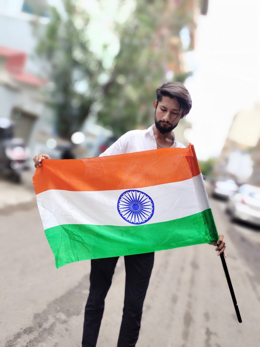 parmar_dishit's tweet photo. “Tiranga” देश की पहचान है !!

#MerijaanTirngaHai #IndependenceDay2022 #TirngaMeriJaan https://t.co/CAQttXMbiu https://t.co/aVOT1wXu9b