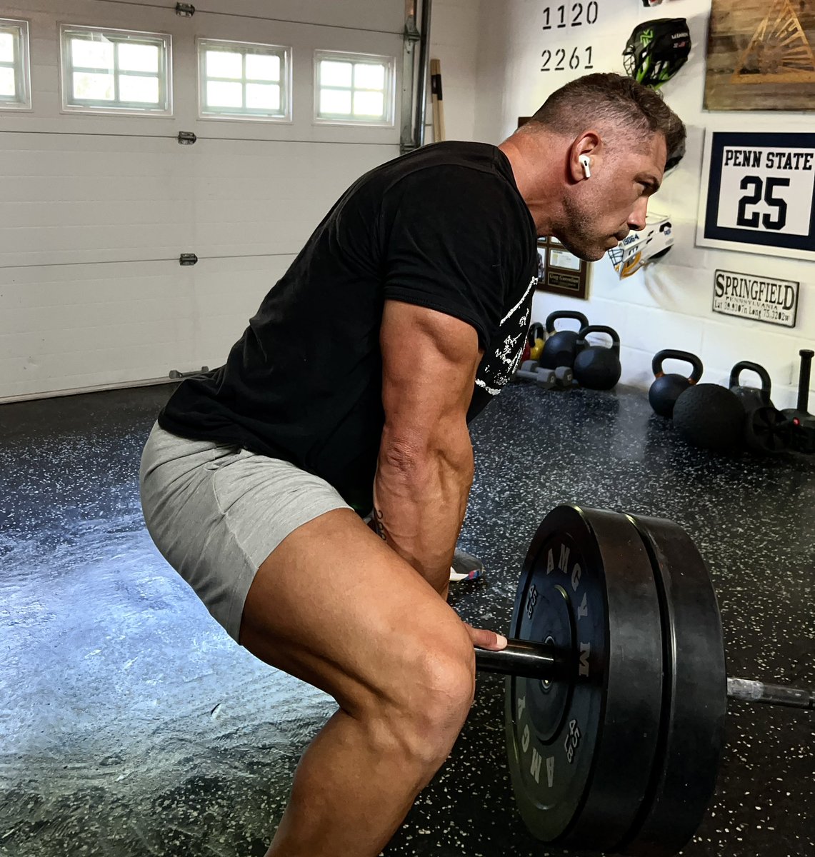 GregBeast32's tweet image. Starting tomorrow I’m dropping a new total body Landmine workout every day of the week.  Ideas to add to your training regiment that help you stay explosive, mobile, athletic.  Follow on IG for each workout.  Same handle as twitter.  #GetInTheLab