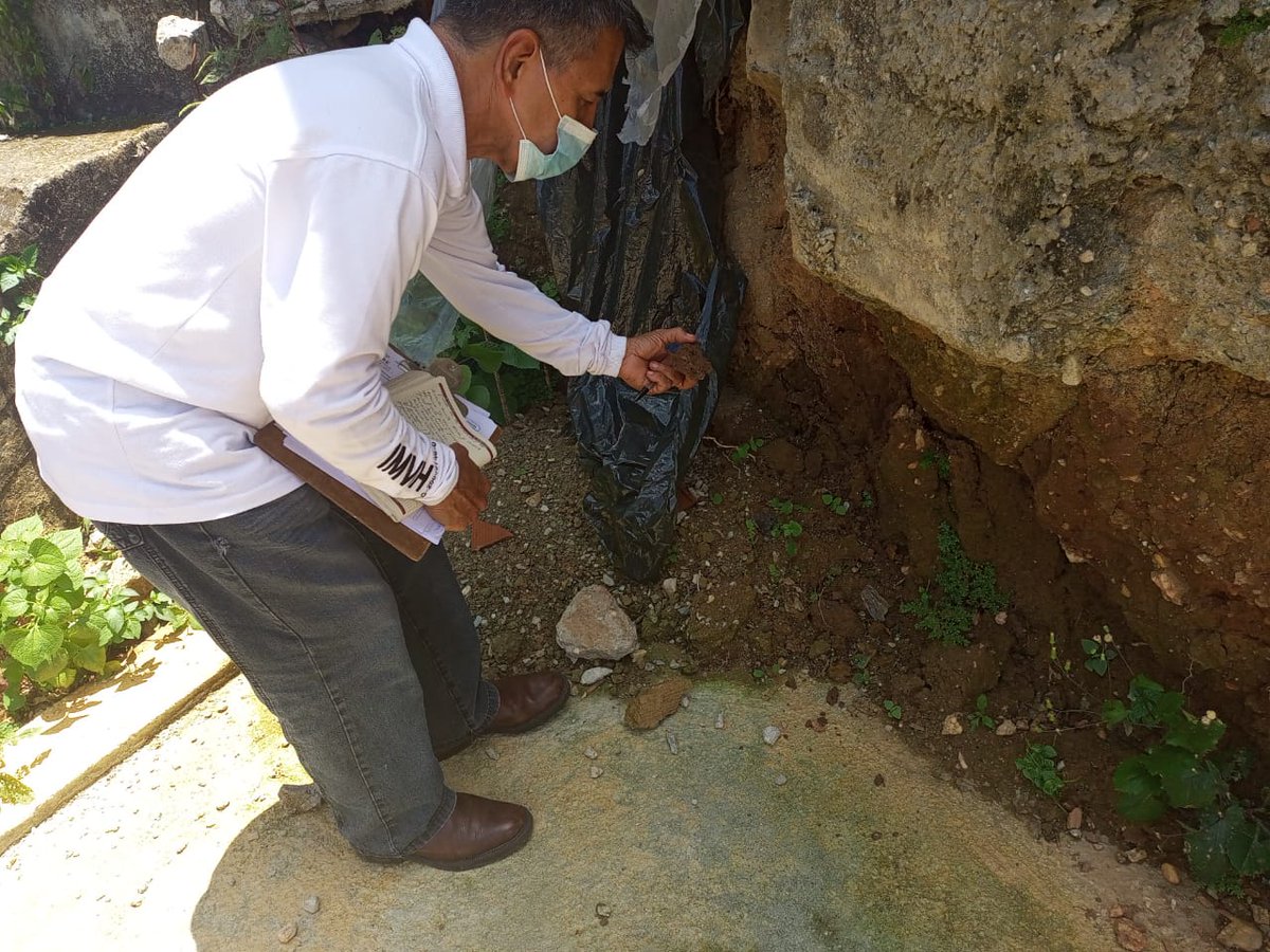 ImvihSucre's tweet photo. Siguiendo orientaciones del Ciudadano Alcalde José Vicente Rangel Ávalos, el día 11 de Agosto de 2022 funcionarios (IMVIH-SUCRE) Realizaron Inspección de vivienda afectada por las filtraciones. En la parroquia petare, vía a mesuca. 
@JoseVRangelA
@GabrielaEsSucre 
#Petare#sucre https://t.co/F8WmVnphv4
