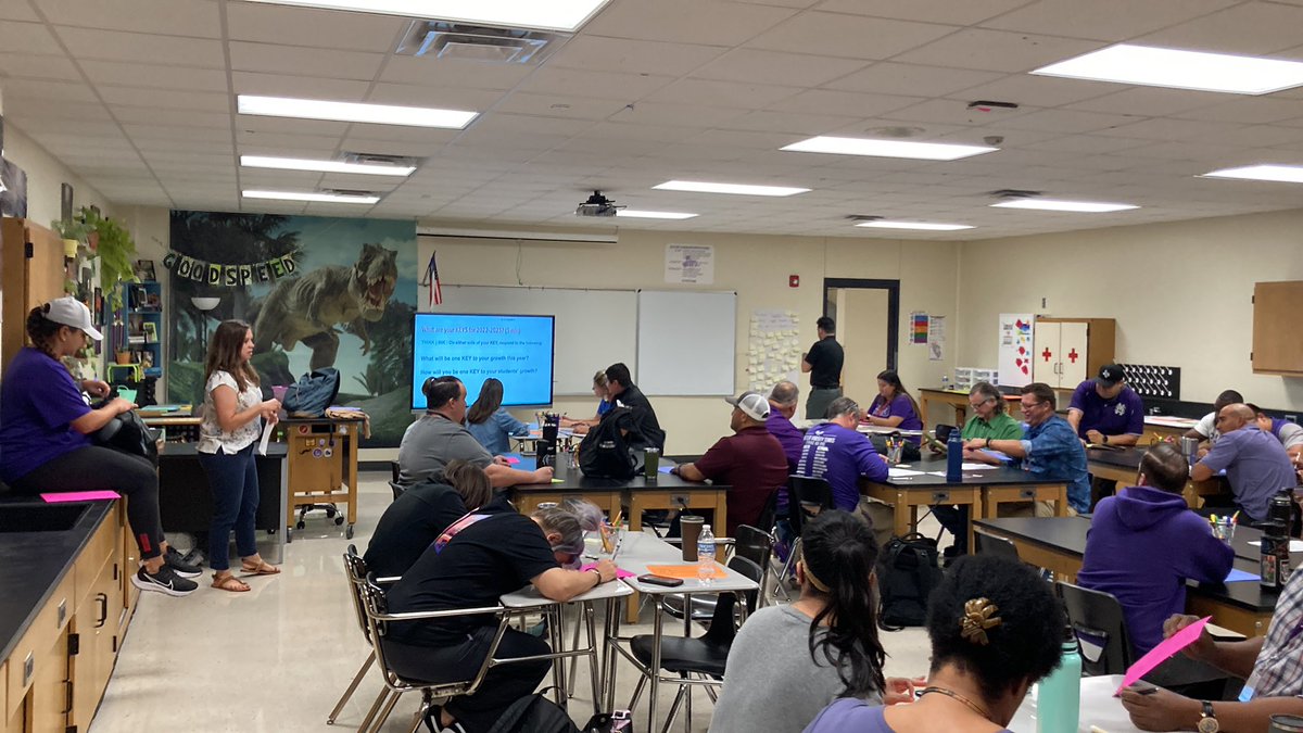 Meaningful PD means the world. Thanks to <a href="/smhs_smcisd/">San Marcos High School</a> for providing time and space to grow! #keys2smhs